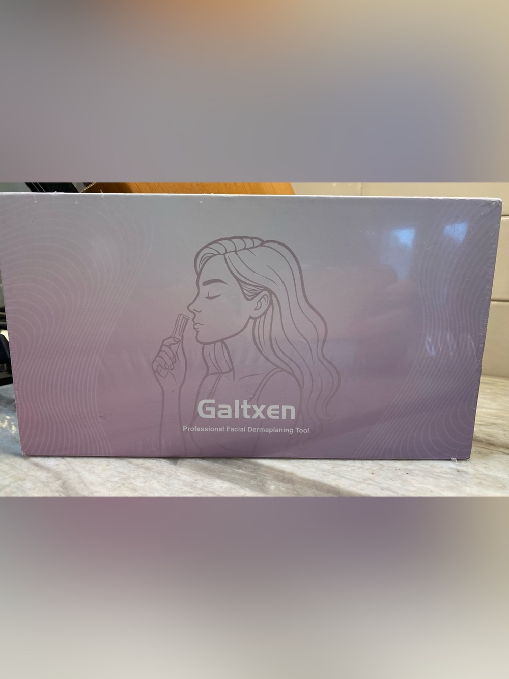 NIB Galtxen Professional Facial Dermaplaning Tool with 10 refill blades